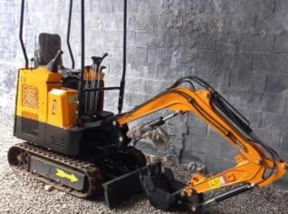 Mini Escavadeira Compacta 1.500 kg