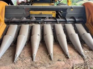 Plataforma de Milho 8 Linhas em Alterosa - MG