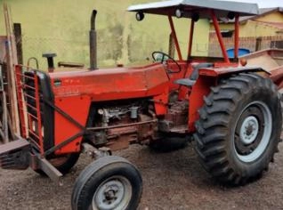 Trator Massey Ferguson 265 em Ubirajara, SP