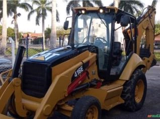 Retroescavadeira Caterpillar 416E 4X2 Turbo