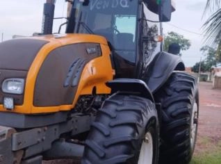Trator Valmet BT210 em Santa Mercedes - SP