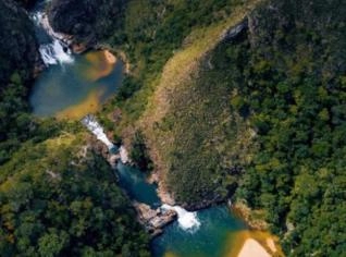 Fazenda com Cachoeira em Delfinópolis, MG