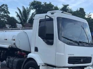 Caminhão Tanque 10 mil litros - Candeias, BA