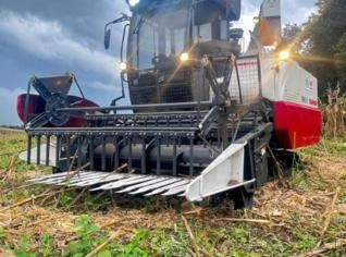 Colheitadeira Yanmar YH880 - Alta Performance