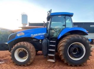 Trator New Holland T8.270 270 CV 4x4 em Goiás