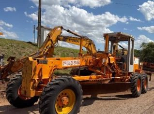 Motoniveladora Fiatallis FG85 em Mato Leitão