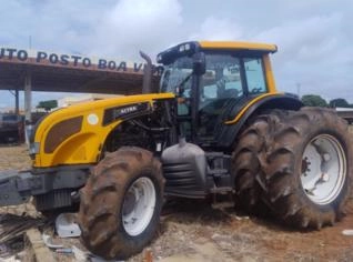 Trator Valtra 210 Mecânico - 2014