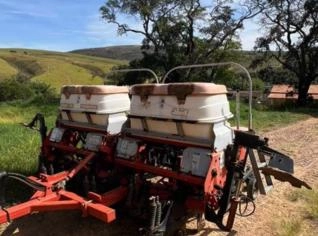 Plantadeira Jumil 3060PD - Implemento Agrícola