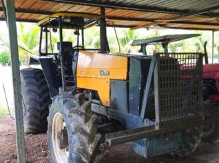 Trator Valtra 1280 - 2001 em Goiás
