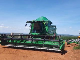 Colheitadeira John Deere S550 Semi Nova