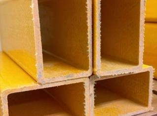 Tubo Retangular 50x75x5mm em PRFV