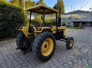 Trator Valtra único dono em Cabreúva