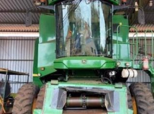 Colheitadeira John Deere S440 em Araçatuba