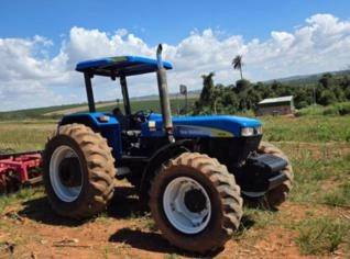 Trator New Holland 7630 - Ano 2013