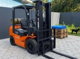 Empilhadeira Baoli 2,5 ton - Robusta e Confiável