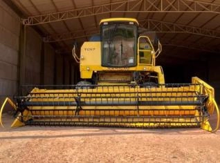 Colheitadeira New Holland TC 57 - MT