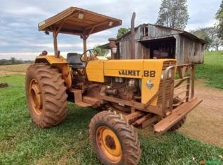 Trator Valmet 88 1983 com Direção Hidráulica