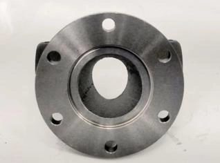 Flange 84135100 para Tratores Valtra STAHL