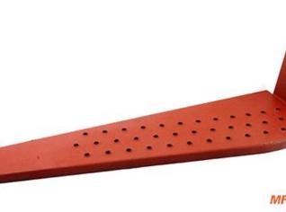 Estribo 182308 para Tratores Massey Ferguson