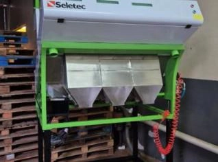 Selecionadora de grãos Seletec STI-204B - PR