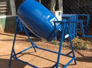 Misturador Manual de Ração para Bovinos e Suínos