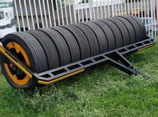 Rolo Compactador de Semente Pneus para Pastagem