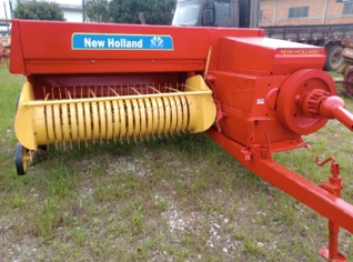 Enfardadeira New Holland NH-320 Revisada - Ponta Grossa