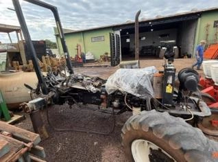 Trator New Holland TL 75 Peças em Goioerê - PR
