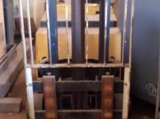 Empilhadeira Elétrica Yale - 1.360kg