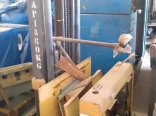 Empilhadeira Elétrica Yale - 1.360kg