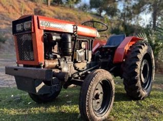 Trator Agrale 4100 4x2 em Serra Negra