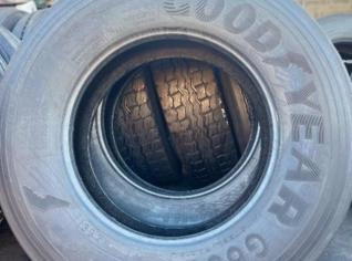 Pneus 295/80-22.5 Usados com Ressolagem - Unidade