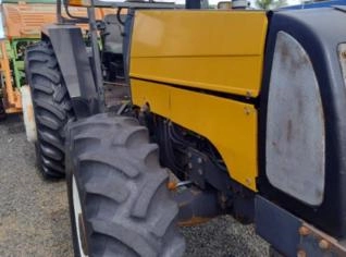 Trator Valtra BM 110 em Uberlândia