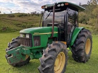 Trator JD 5603 4x4 - Santo Antônio da Patrulha