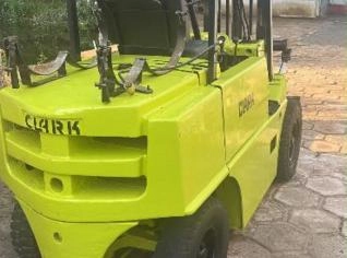 Empilhadeira Clark GLP - 2,5 Ton - Araras, SP