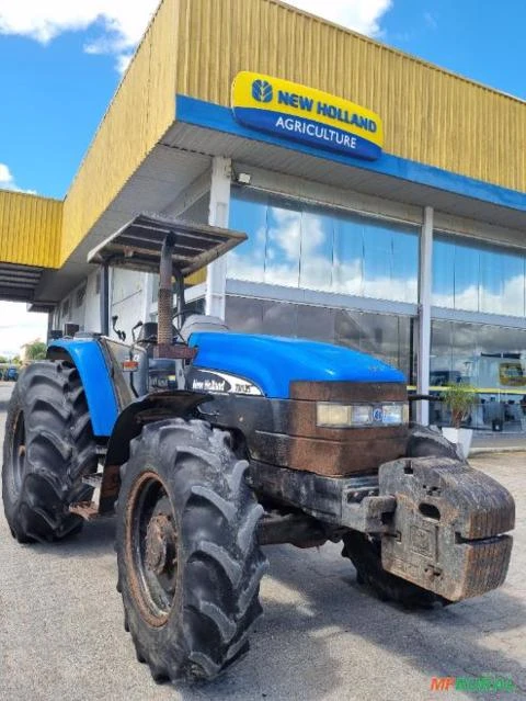 Trator New Holland TM 135 ano 2004