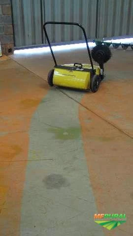 Maquina de varrer pisos