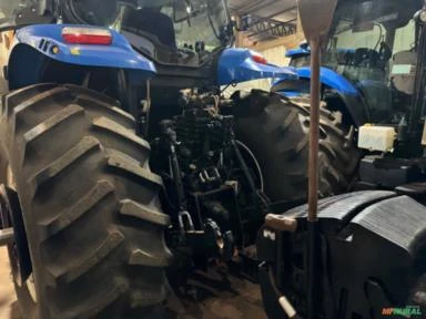 Trator New Holland t7 205 com monitor