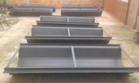 Formas metálica para cochos de concreto tipo U.