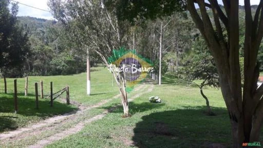 Sítio em Ibiúna SP com 15 hectares - lagos e nascentes