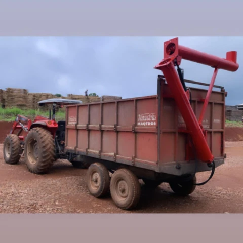 Rosca transportadora para carretão agrícola.