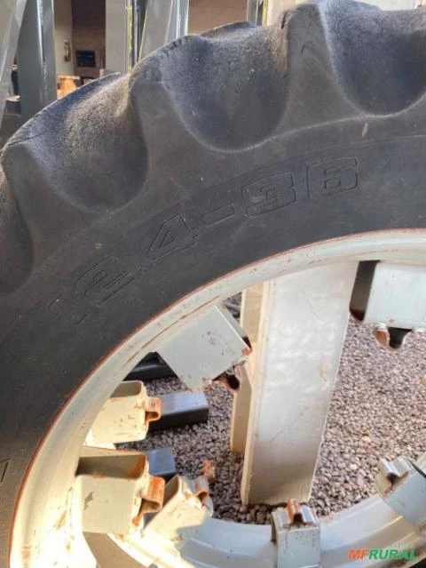 Jogo de pneus finos com aro medida 12-4-36