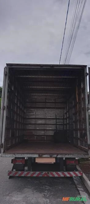 Baú de caminhão Iveco Medidas: 4000 x 220 x 240