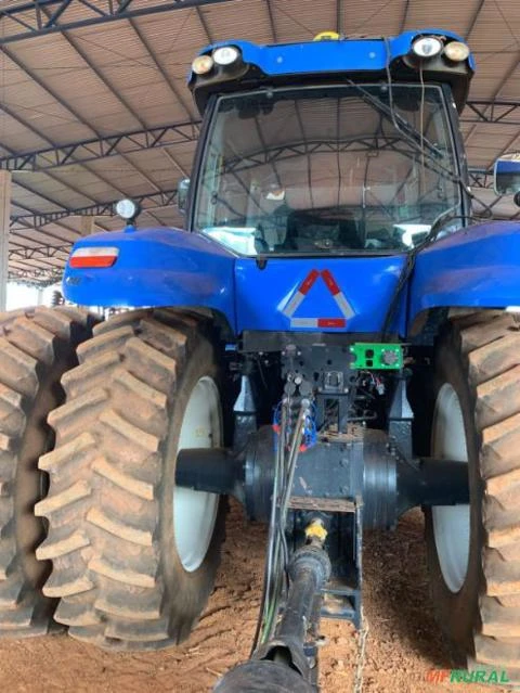 Trator New Holland T8.295 (250 cv) Ano 2016