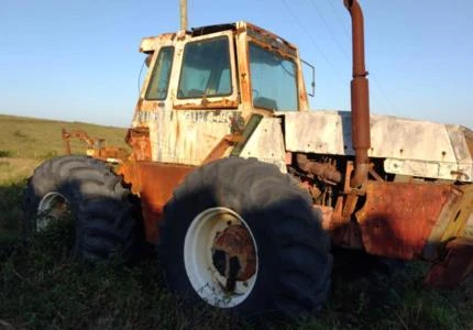 Trator Case 4490 4x4 ano 81