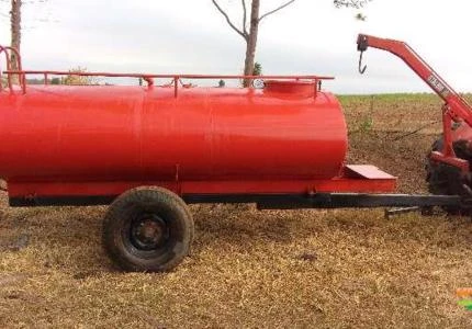 CARRETA TANQUE 3000 LITROS