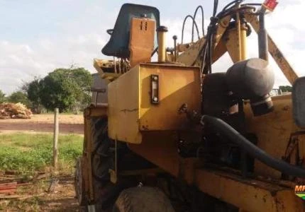 Trator Cbt 2105 4x2 ano 78