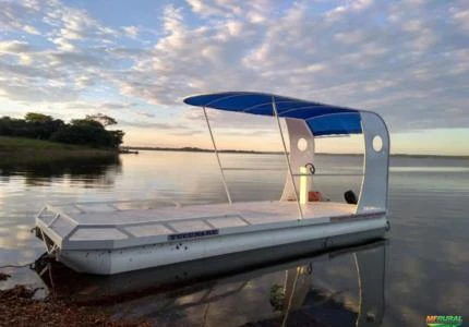 Barco catamarã