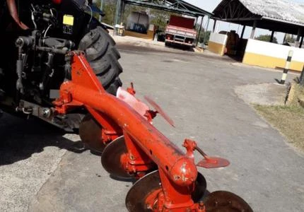 Arado Massey Ferguson 6411