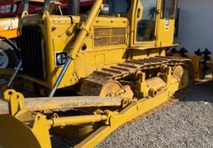 Trator esteira D6